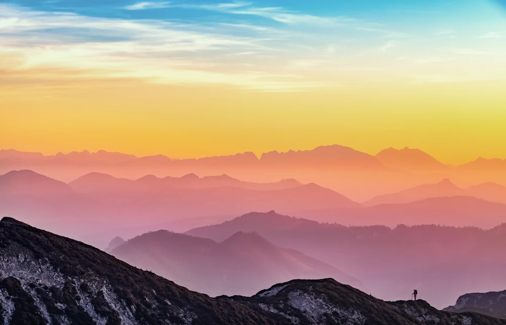 Paysage de montagne au lever du soleil